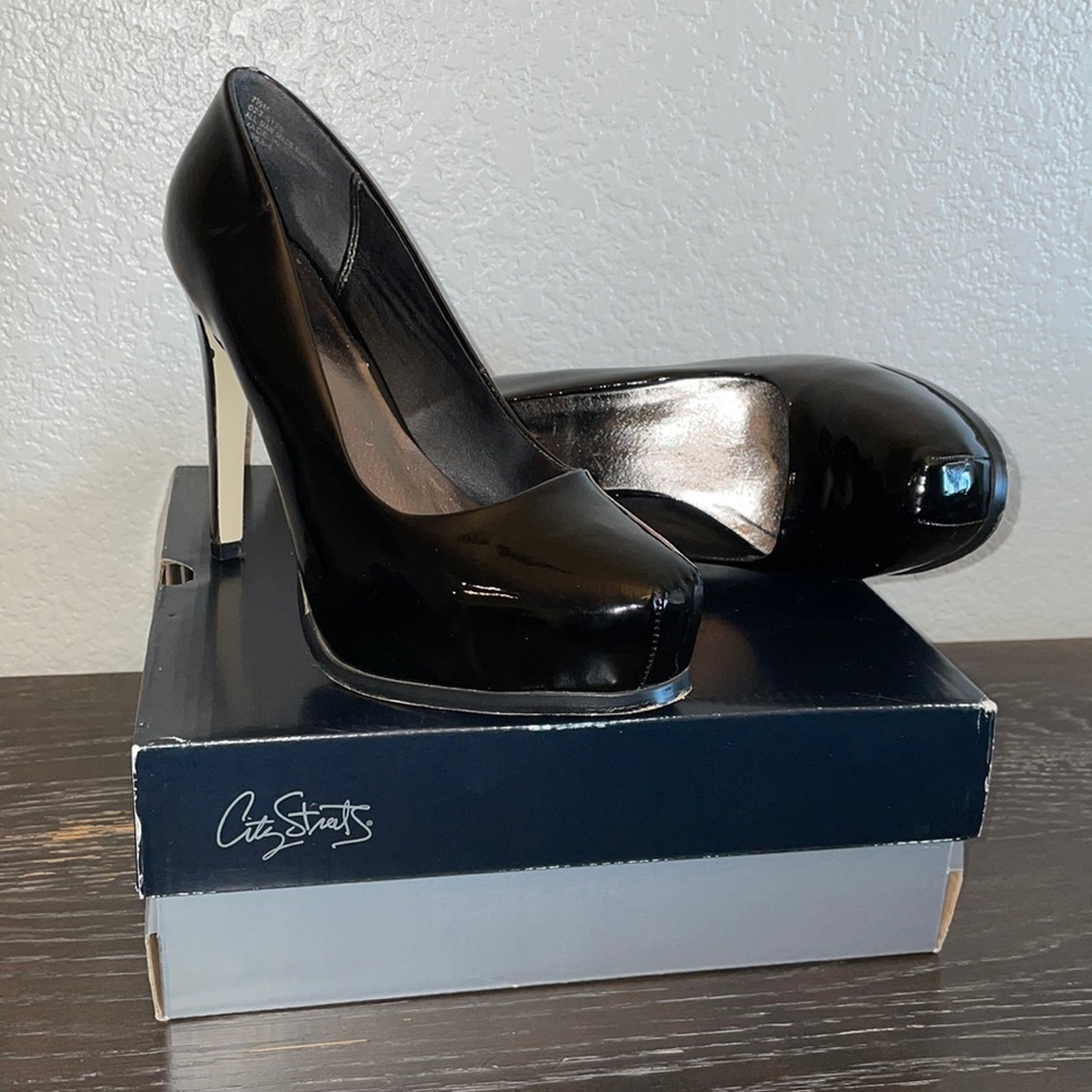 Black heels women’s 7 1/2